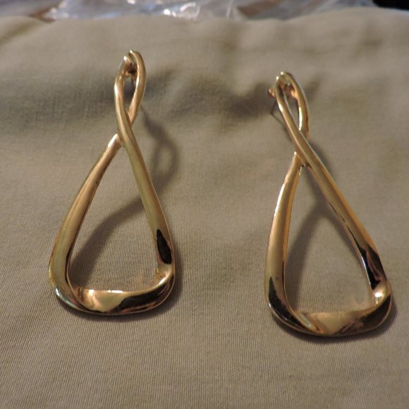 Gold Metal Post Earrings 2 1/2 " - Picture 7 of 7